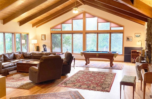 Riverside Vineyard Estate