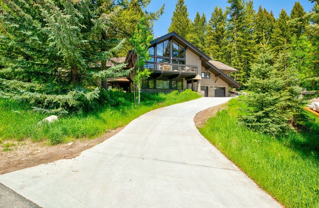 RMR: Sublette Ridge Ski Lodge in Teton Village