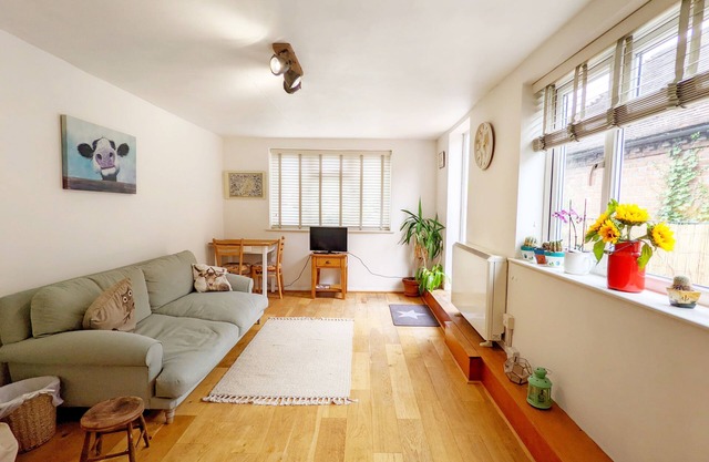 Robins Rest, Billingshurst - sleeps 4 guests in 2 bedrooms