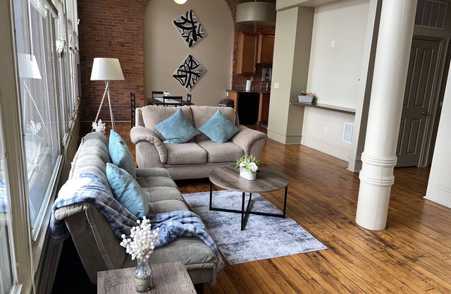 Rochester Luxury Settings—5 min from Hospital/Business/Entertainment Places