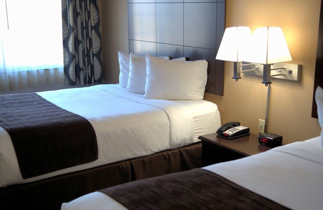 Rock Island Inn & Suites