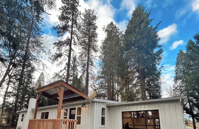 Rogue Reefs Riverfront Home