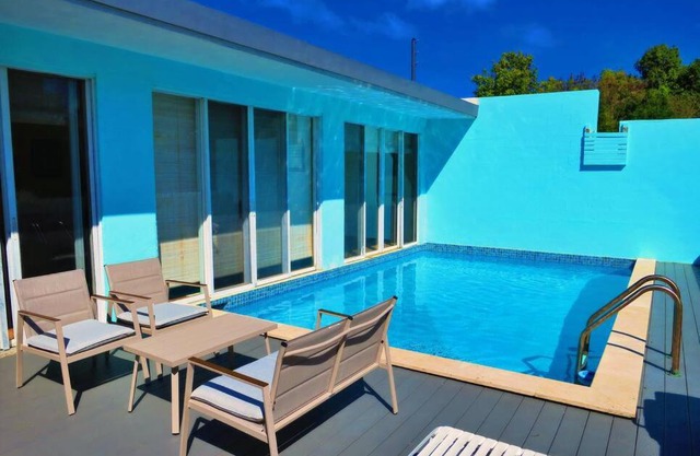 Romantic 1BR condo & private pool @Sapphire Beach IX