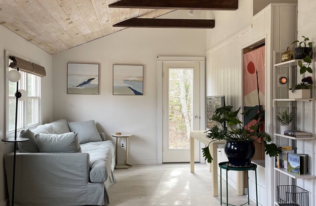 Romantic Forest Cabin - private, near everything