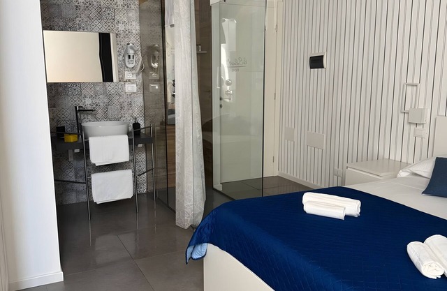 Room 103 at 'Le Saline Rooms Marzamemi' – Wi-Fi and Air Conditioning