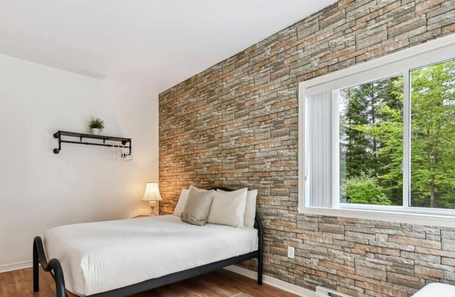 Room 3: The Country Girl