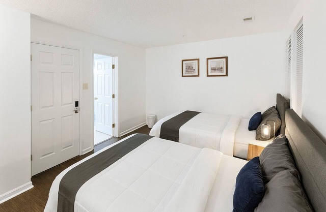 Room #4 in Elkton, MD – Easy Access to I-95