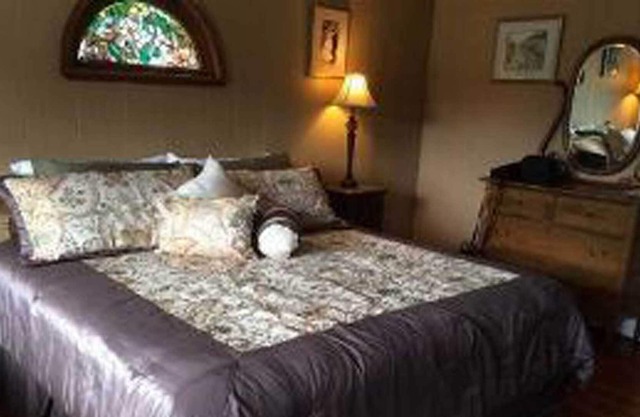 Room 6 at the Otter Creek Inn