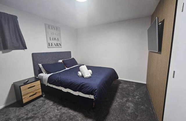 Room by the golf course with ensuite and spa