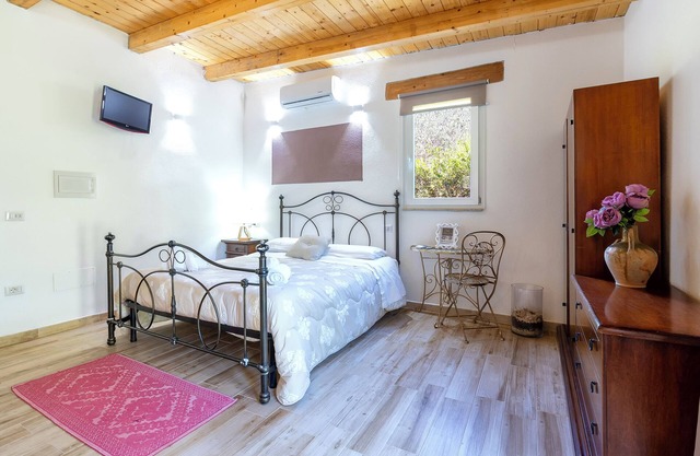 Room 'Country Suite' with Shared Pool, Shared Terrace and Air Conditioning