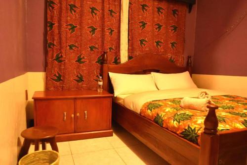 Room in BB - Amahoro Guest House - Single Room with Shower