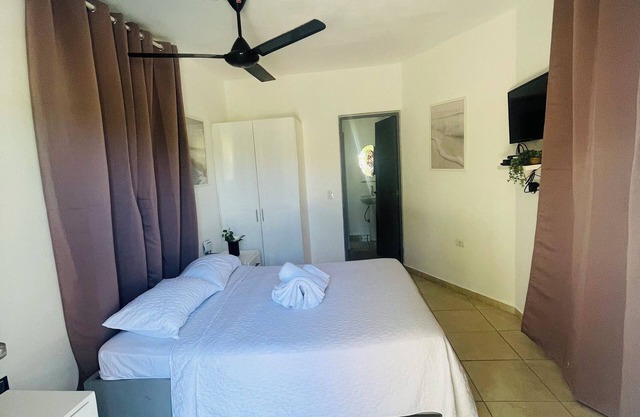Room in hotel casa Pierretta, centrally located, near the beach, Las terrenas