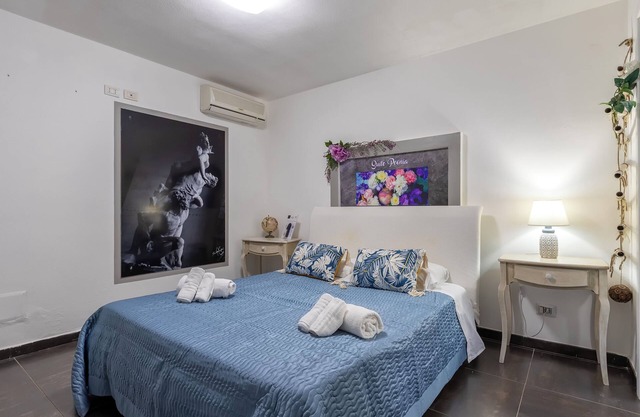 Room 'Peonia' with Shared Pool, Shared Terrace and Air Conditioning