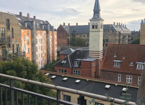 Room with BIG balconey - Copenhagen by the lakes /Centrum