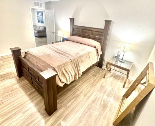 Rooms by Month JAX Airport & Zoo