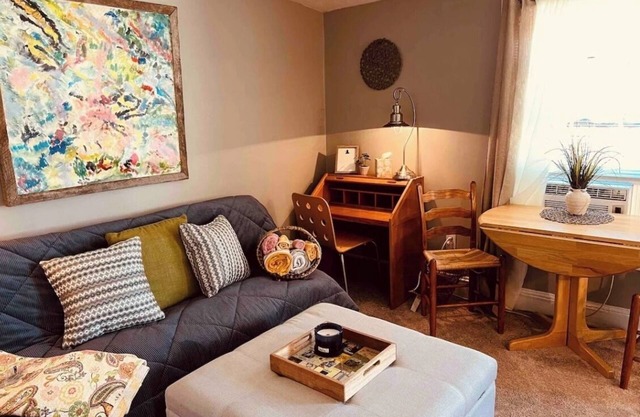 Rosamond nice downtown studio apt