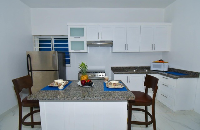 Rosil Place, Exotic Beach Apt #1 with Full Kitchen