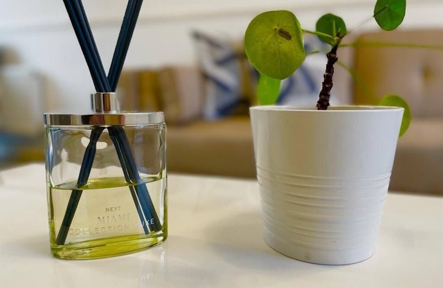 Roundhay lounge modern space WITH SKY SPORTS, CINEMA AND FREE WIFI