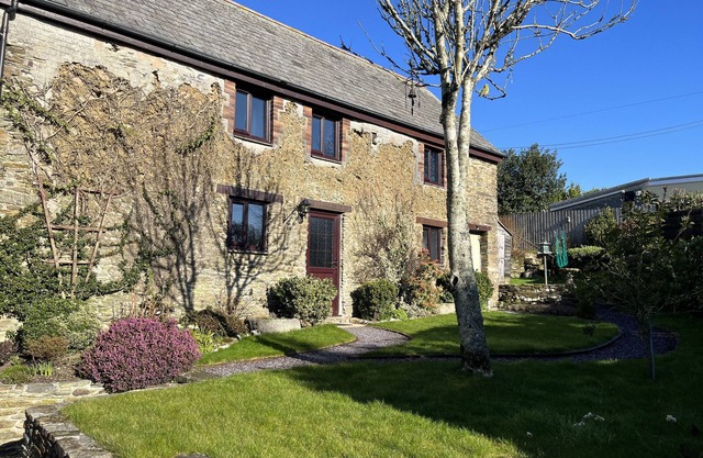 Rowan Cottage - sleeps 2 - Nr Looe and Polperro