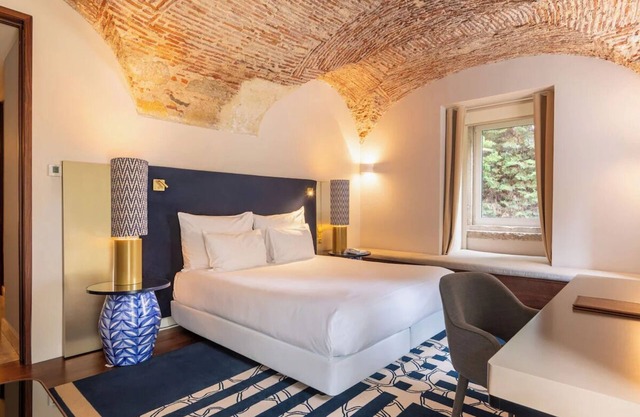 Royal-Inspired Stay with Indoor & Outdoor Pools | Free Parking and Pet-Friendly