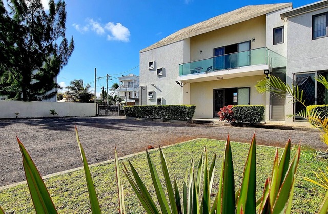 Royal Residence A3 - Gated Semi Detached Spacious Residence in Pereybere