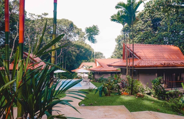 Royal Sabitha, Private Luxury Jungle Oasis w/pool & yoga deck! 5min from Surf! Dominical