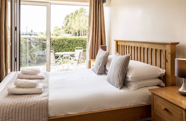 Roydon Marina Village Hotel