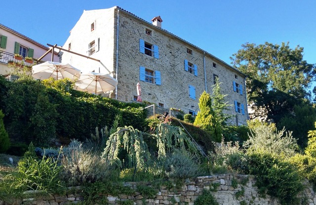 Ruin - Motovun KH, medieval stone house in truffle paradise