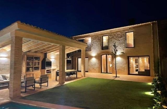 Rural Villa 10pax, 4 Bathrooms, Swimming Pool, BBQ