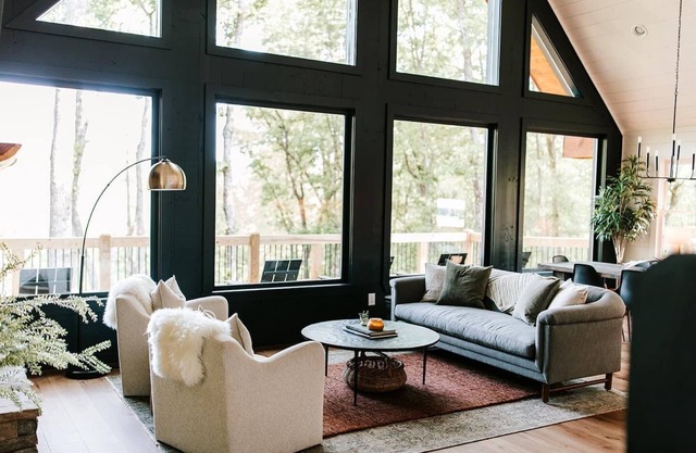Rustic 4BR Designer Cabin | Hot Tub Views Fire