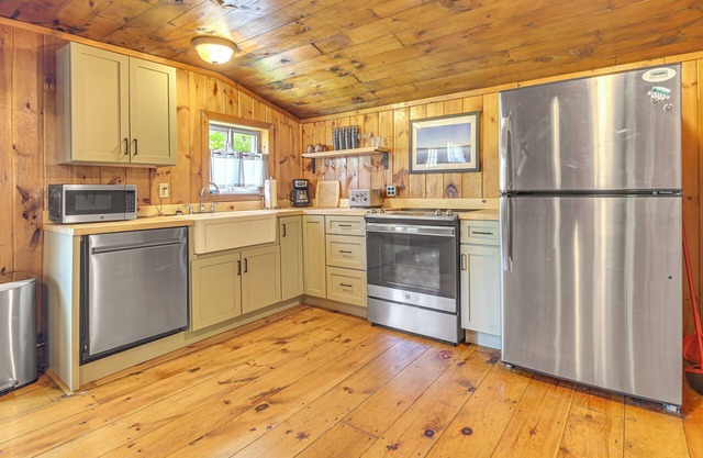 Rustic Cabin Retreat on Rangeley Lake!