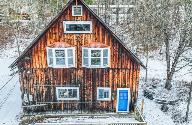 Rustic mountain-view home with firepit & washer/dryer - skiing & golf nearby