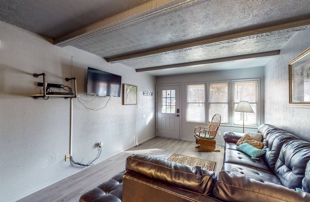 Rustic Retreat Near Lake w/ Well-Equipped Kitchen