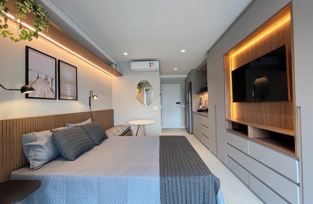 Sunset Rooftop Studio – Stunning Brooklin