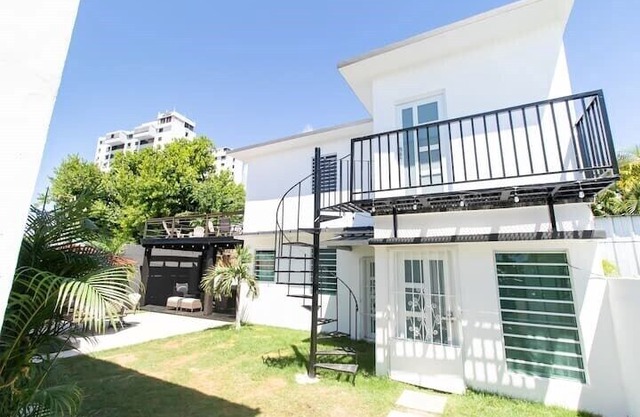 S6 @ HighSoClub [with Private Shuttle]