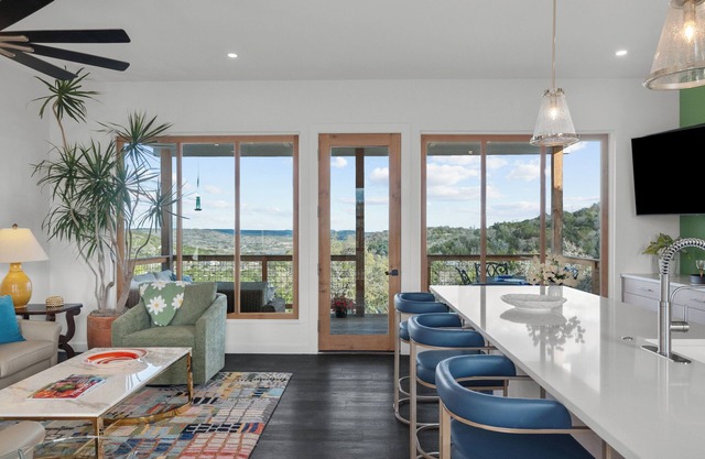 Sage Rock, a beautiful guesthouse in the heart of Fredericksburg wine country.