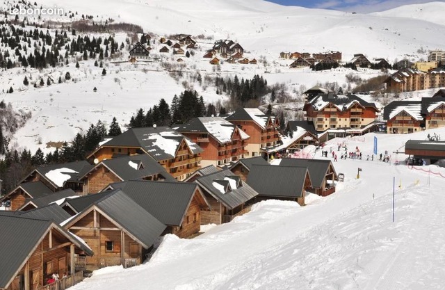 Saint François Longchamps Loc à la Montagne avec piscine été hiver vg23