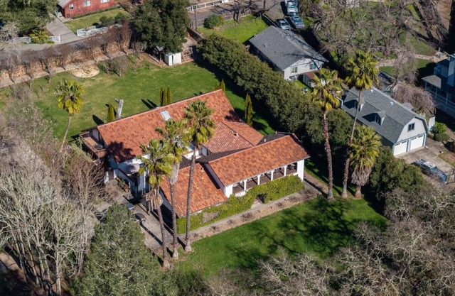 Saint Helena Wine Villa | Luxury Vineyard Retreat