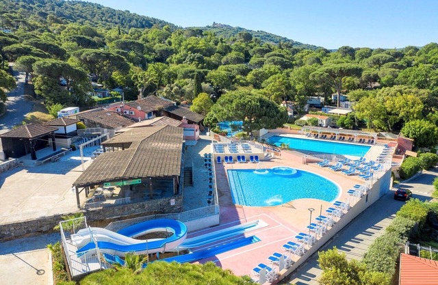 SAINT-TROPEZ apartment - Bungalow in vacation park with pool - CÔTE D'AZUR
