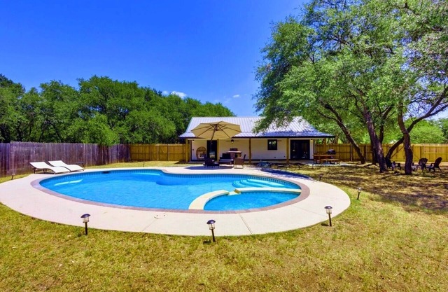 Salado Villa Private Pool, Hot Tub Sleeps 9