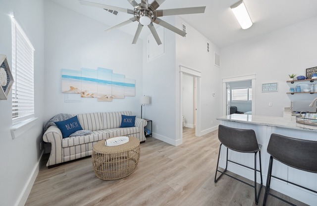 SAND AND OCEAN LOVERS VACATION VILLA "B"