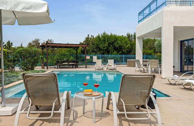 Sanders Azzurro - Inviting Villa w/ Private Pool