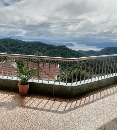 Sang Yoo Mountain View Tagaytay Bed and Breakfast - Taal Lake View