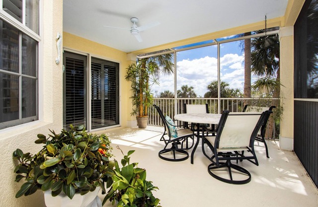 Sanibel View 107 - a bright, luxurious end unit designed for relaxation and comfort in Fort Myers