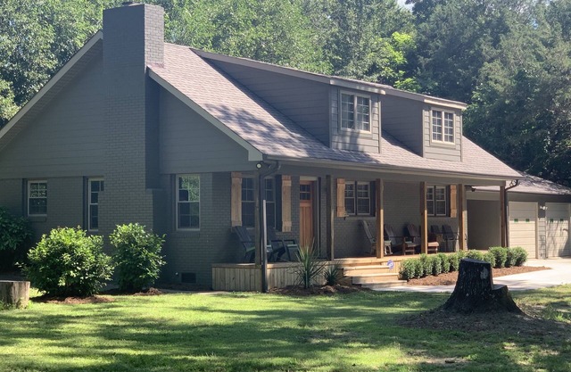 Sanitized! Spacious Ranch Close To Gsp Airport, Greenville, Greer set on acres.