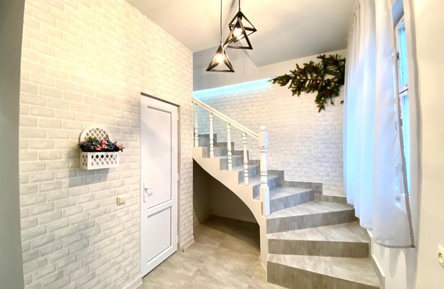 Santorini hostel & tour