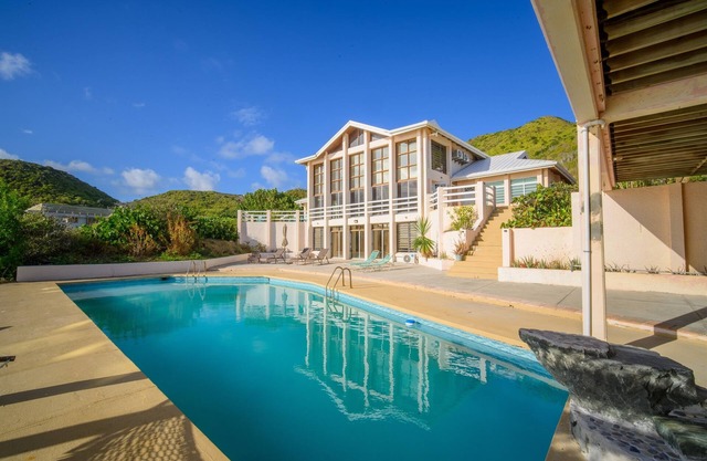 Sapala 1 - Oceanfront Main House with Shared Pool