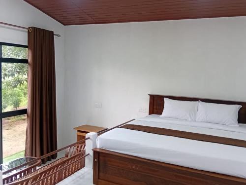 Sapphire emerald cabana