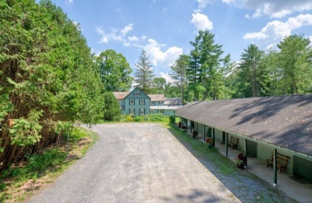 Saratoga Garden Motel