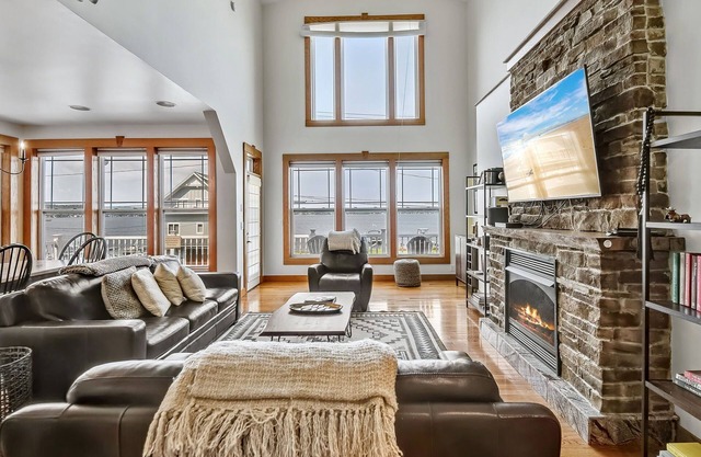 Saratoga Lakeside Lookout|9 Beds|EV Charger|Views